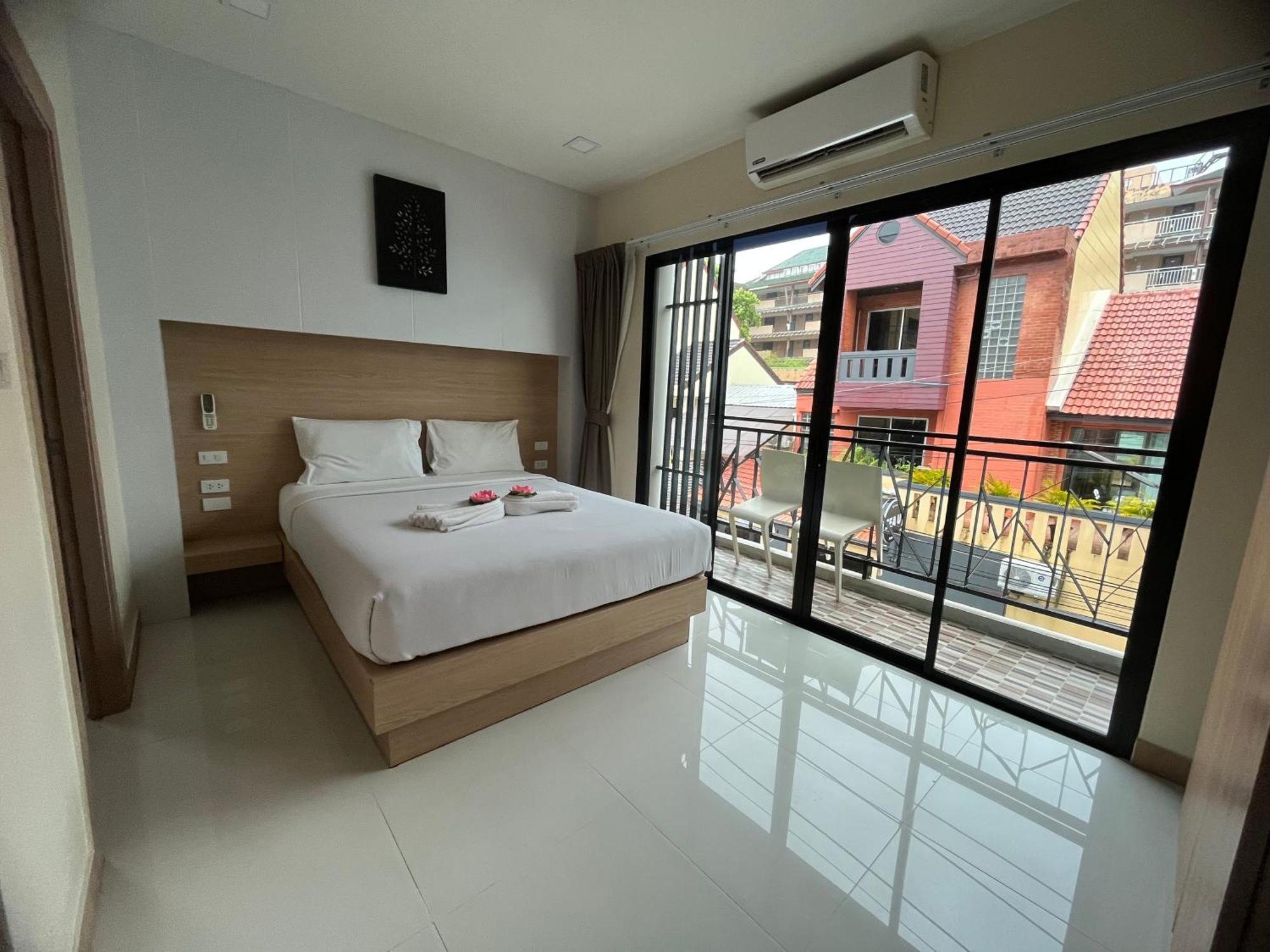 I Am O'Tel Patong Hotel Buitenkant foto