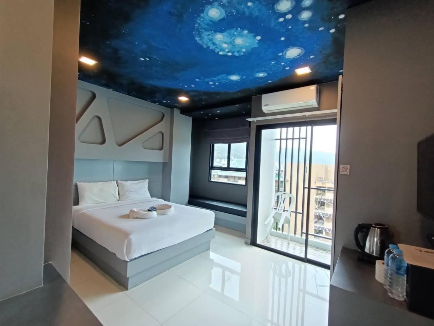 I Am O'Tel Patong Hotel Buitenkant foto